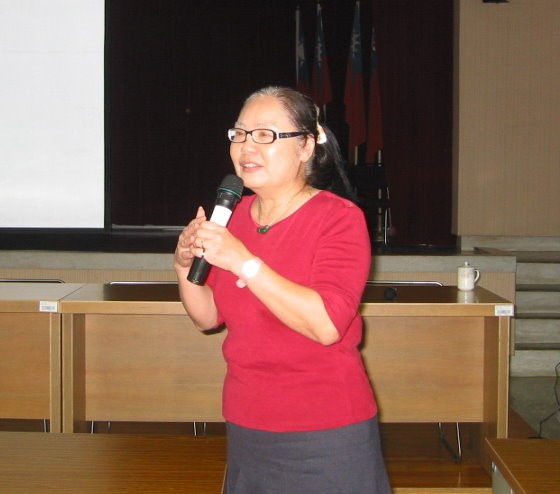 圖 1.楊秀珠研究員擔任課程講師。