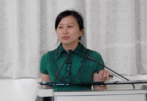 主講人農藥化學組黃毅蓉小姐。