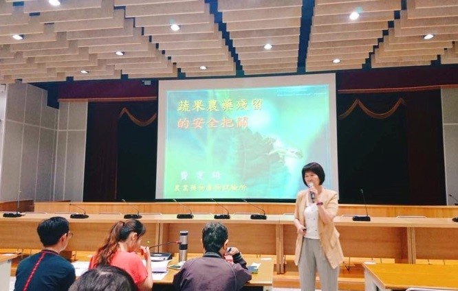 費雯綺所長擔任會中專題講座