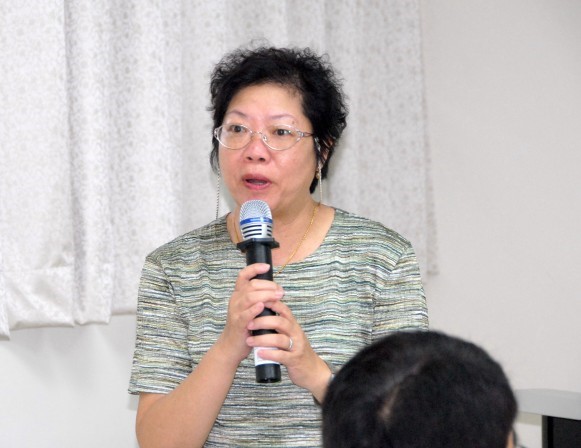 殘毒管制組李宏萍組長介紹「農藥殘留」檢驗技術。