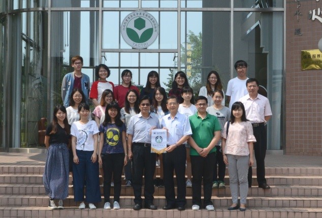 中興大學師生與本所接待人員合影