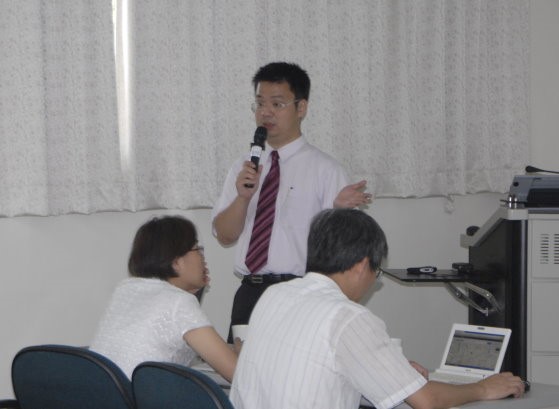 主講人Ebsco公司蔡佳展經理。