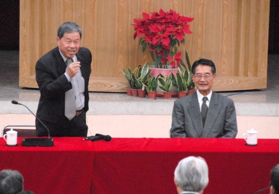 高清文所長代表全體同仁歡迎主委到訪。