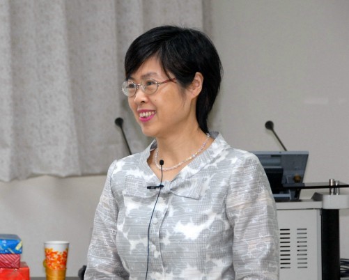 主講人南投地方法院葉麗霞院長。