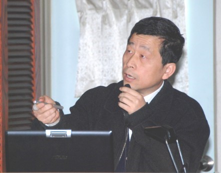 本所同仁進行科技計畫簡報。