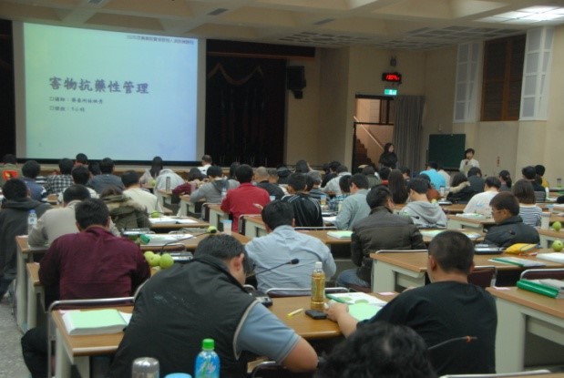 採大班制教學。