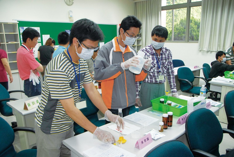 教育訓練學員現場實習操作
