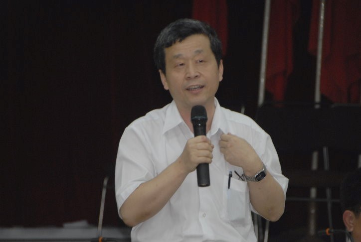 農藥化學組何明勳組長作專題報告。