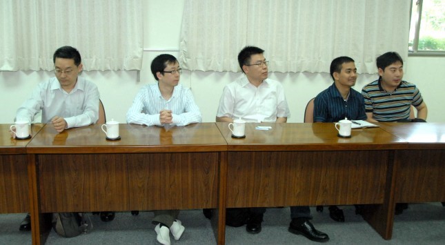 中化國際公司人員。