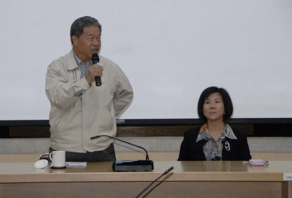 高清文所長及防檢局費副局長雯綺與業者進行綜合問答。