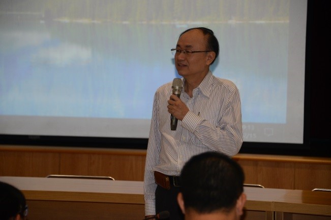 曾經洲主任秘書接待參訪師生。