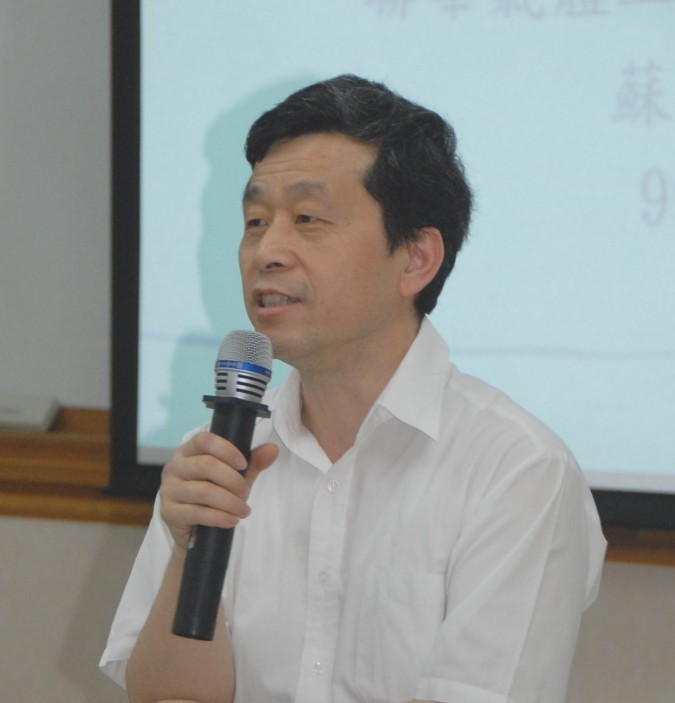 農藥化學組何明勳組長擔任主持人。