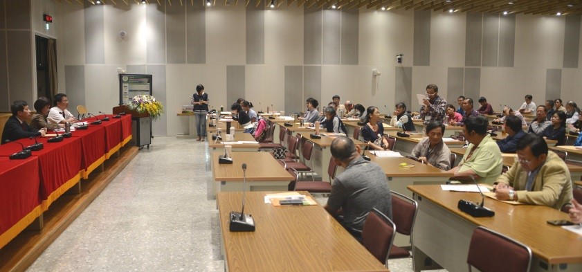 綜合討論時間與會農友、植保同仁廣泛交換意見。