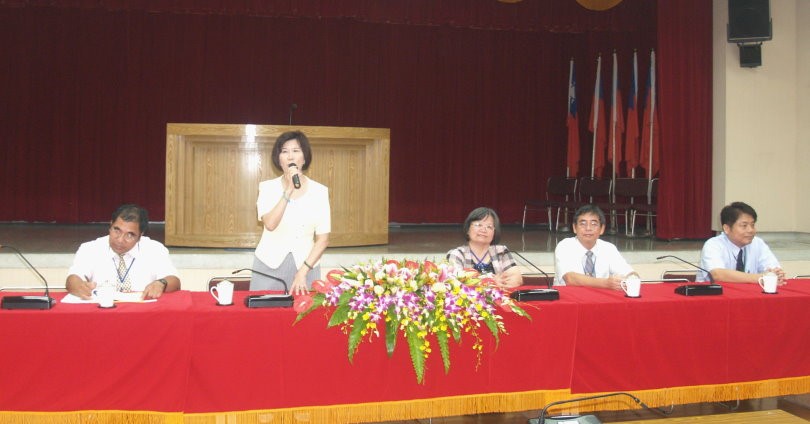 本所費雯綺所長致詞。