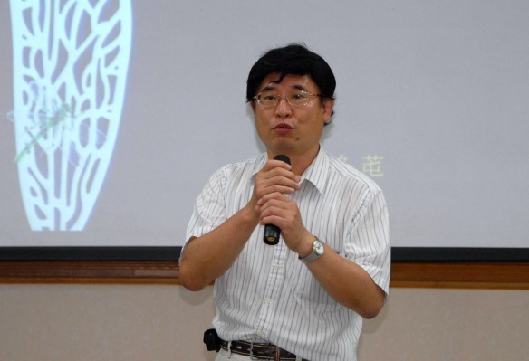 生物藥劑組高穗生組長主持專題演講。